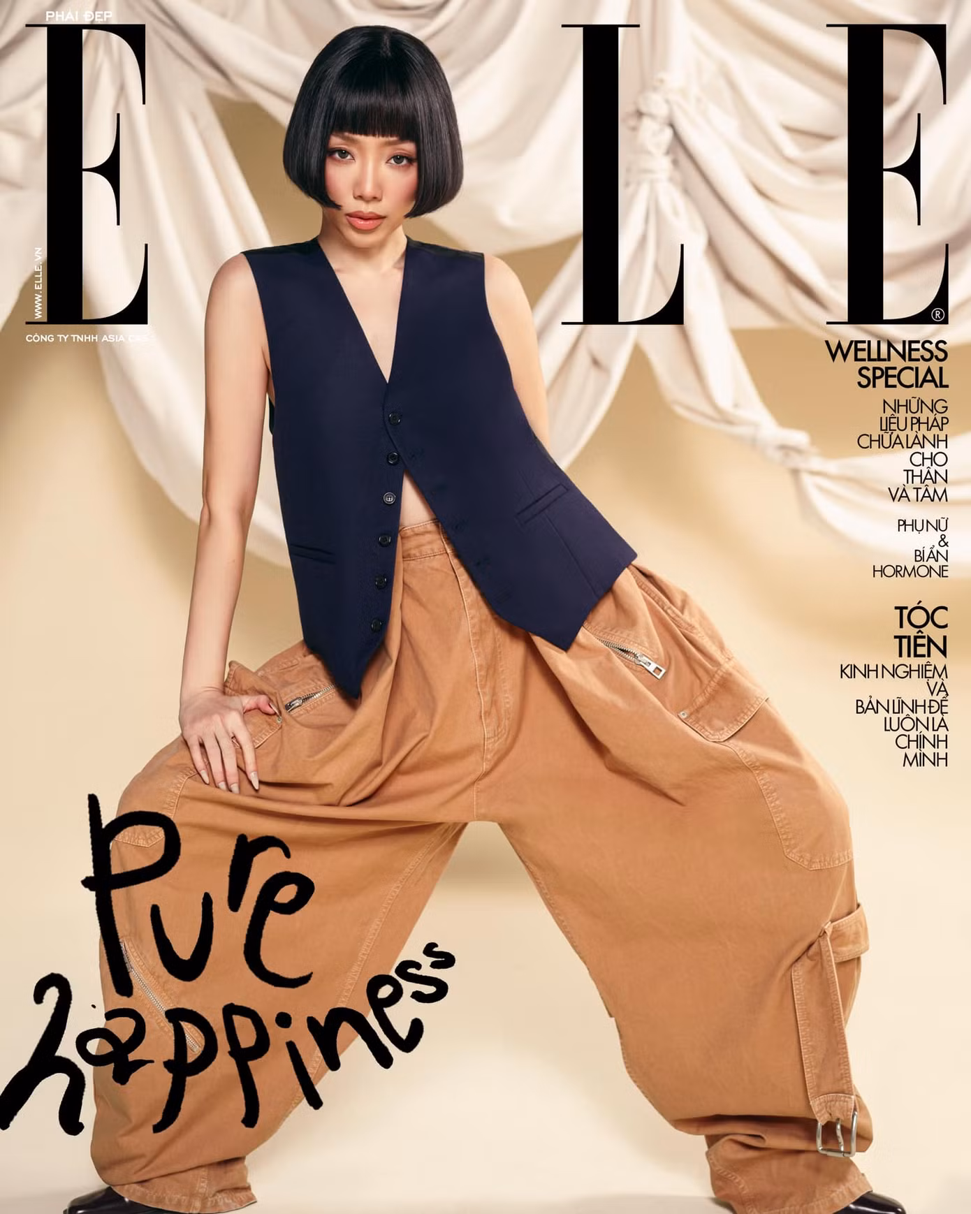 Tóc Tiên có mối quan hệ hợp tác thân thiết với nhiều thương hiệu xa xỉ như Louis Vuitton, BVLGARI, Loewe...