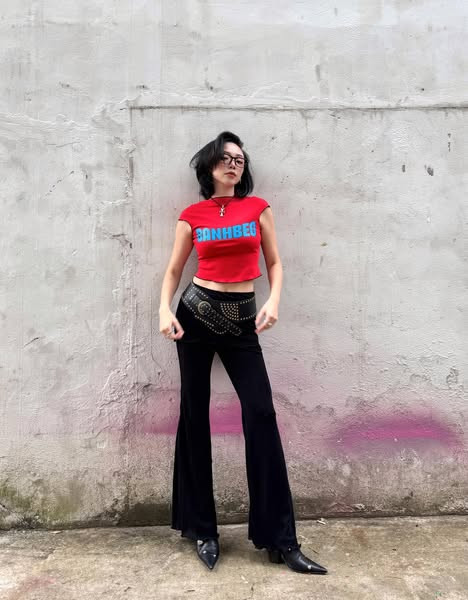 Gu ăn mặc đời thường của &quot;chị đẹp&quot; 35 tuổi ghi điểm nhờ khả năng mix&amp;match, &quot;chơi màu&quot; sành điệu.