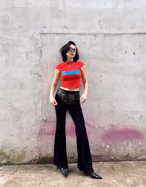 Gu ăn mặc đời thường của "chị đẹp" 35 tuổi ghi điểm nhờ khả năng mix&amp;match, "chơi màu" sành điệu.