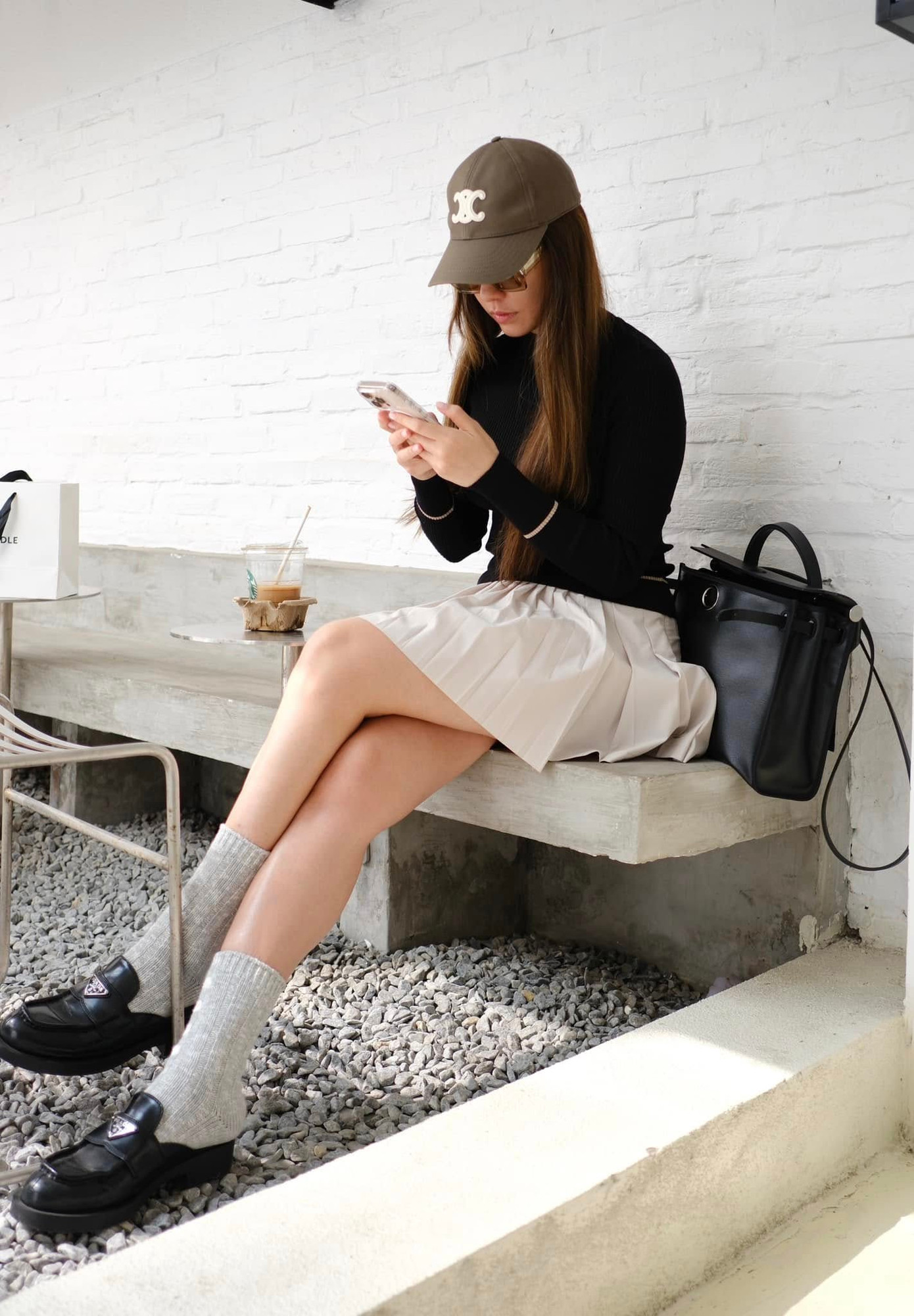 Những mẫu túi xách Hermès Birkin, Louis Vuitton, Chanel, Gucci... thường xuyên được &quot;chị đẹp&quot; 36 tuổi lăng xê mỗi lần xuống phố.