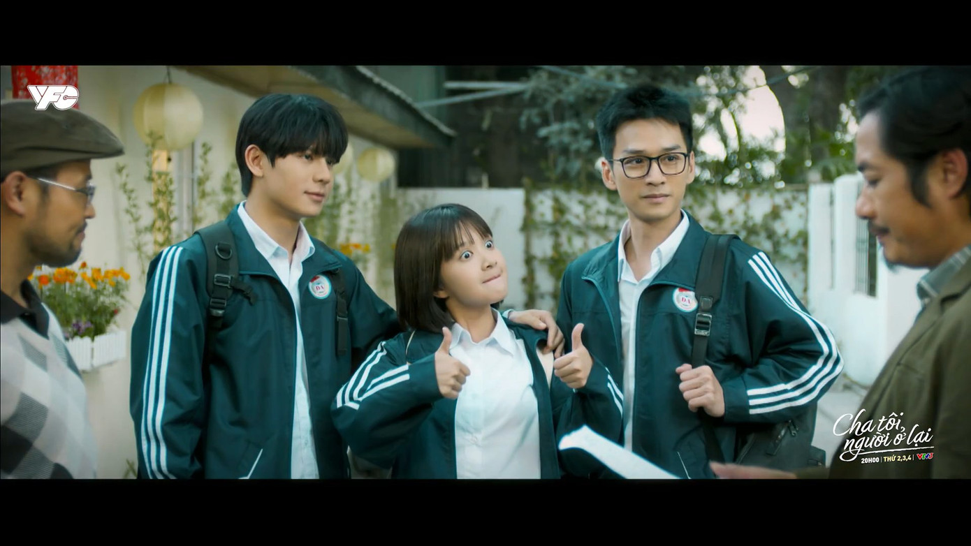 Ở tuổi 28, Ngọc Huyền hóa thân tròn trịa vào vai nữ sinh hồn nhiên, lạc quan.