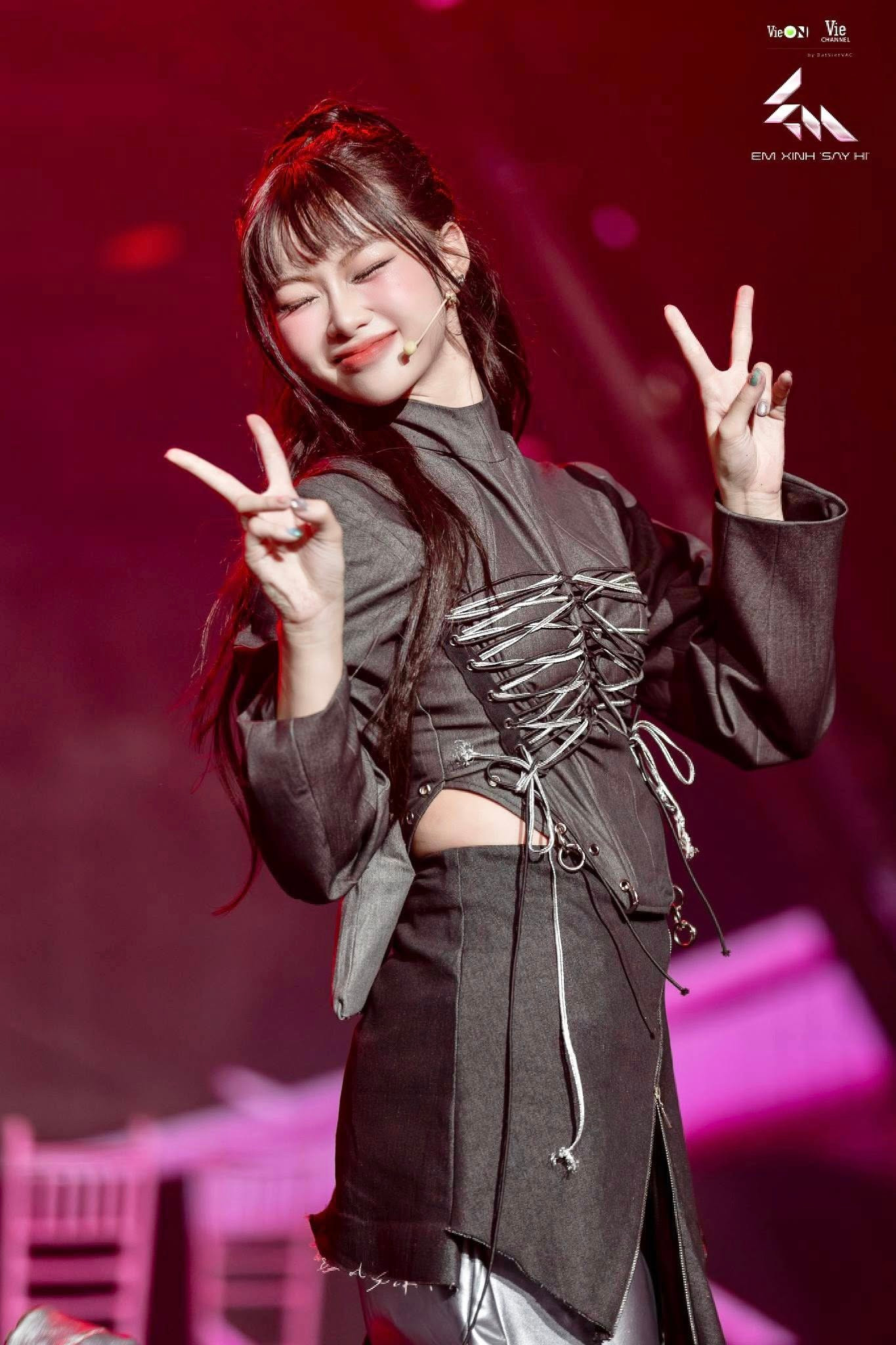 Em Xinh Say Hi: Ánh Sáng AZA, Lamoon, LyHan, MaiQuinn, Yeolan tăng vọt lượt follow ảnh 2