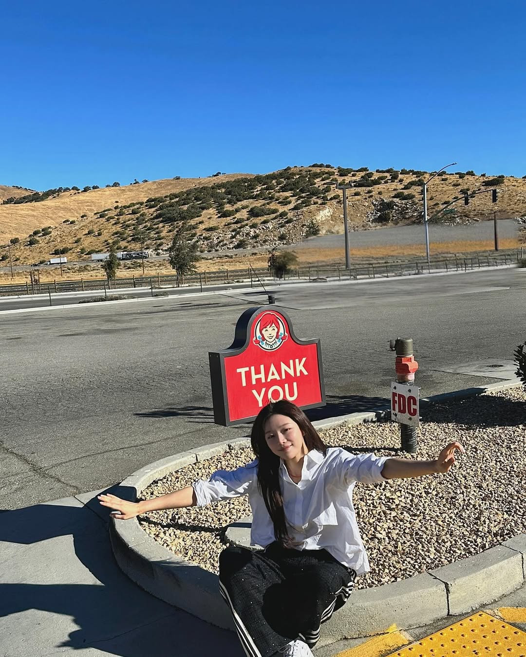 Lee Si An đăng hình ảnh về chuyến du lịch vào 11/11 - ngày Pepero Day được ví như là ngày lễ tình nhân Valentine ở Hàn Quốc. Lee Si An đăng hình ảnh về chuyến du lịch vào 11/11 - ngày Pepero Day được ví như là ngày lễ tình nhân Valentine ở Hàn Quốc.