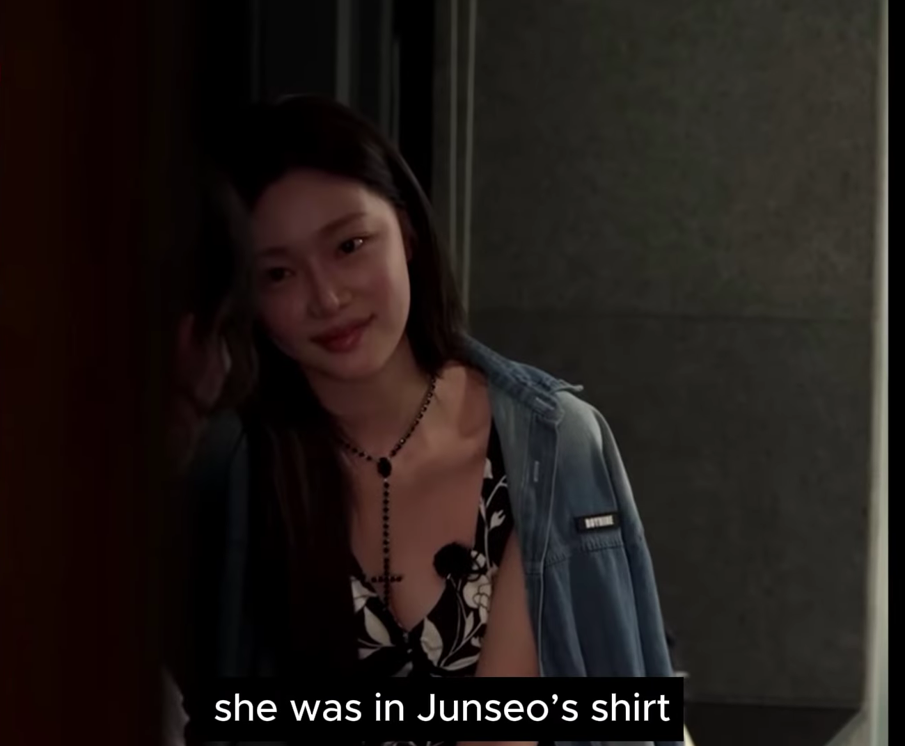 Trong Địa Ngục Độc Thân 4, Si An từng thoải mái mặc áo của Jun Seo ở buổi hẹn hò riêng. Trong Địa Ngục Độc Thân 4, Si An từng thoải mái mặc áo của Jun Seo ở buổi hẹn hò riêng.