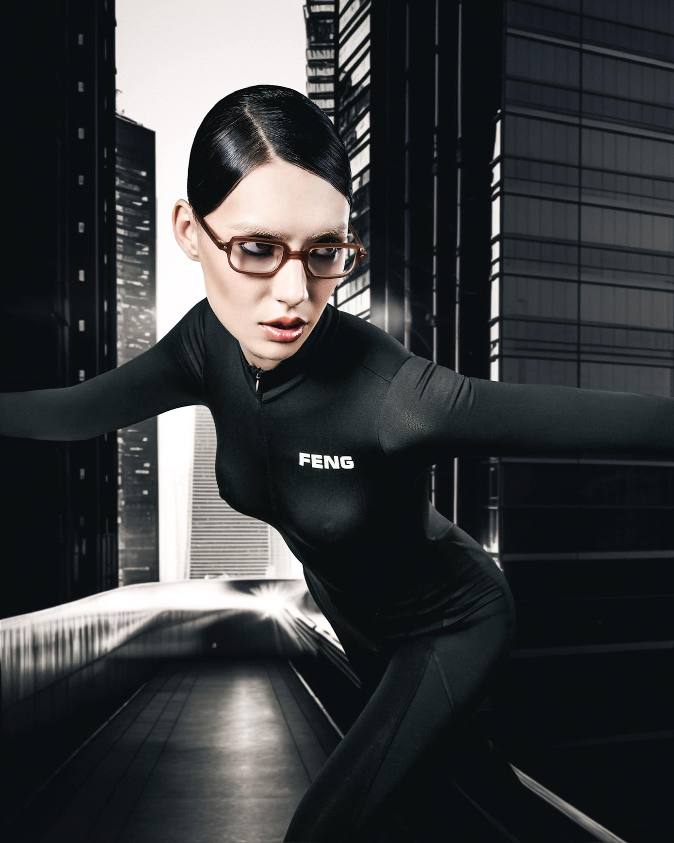 Những bộ cánh cách điệu tôn vinh sắc vóc siêu thực của thương hiệu Việt.