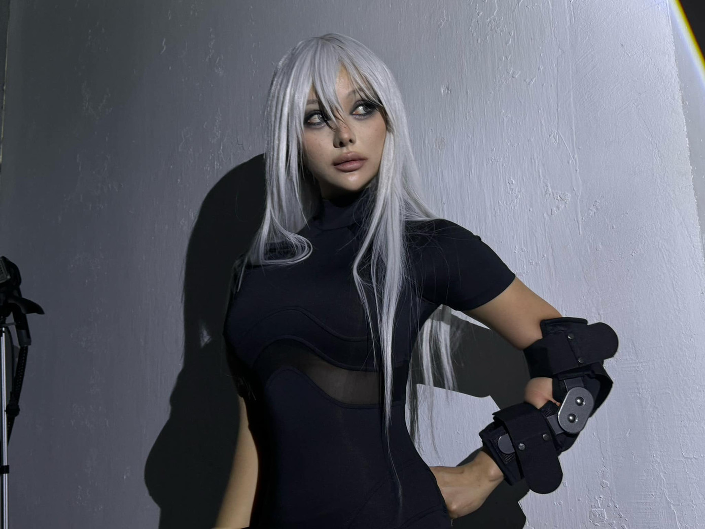 Những bộ cánh cách điệu tôn vinh sắc vóc siêu thực của thương hiệu Việt.