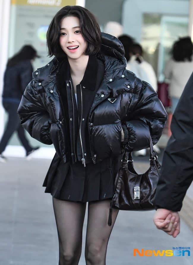 Kiểu tóc bob trẻ trung của nữ idol "gây sốt" trên nhiều nền tảng mạng xã hội. Kiểu tóc bob trẻ trung của nữ idol "gây sốt" trên nhiều nền tảng mạng xã hội.