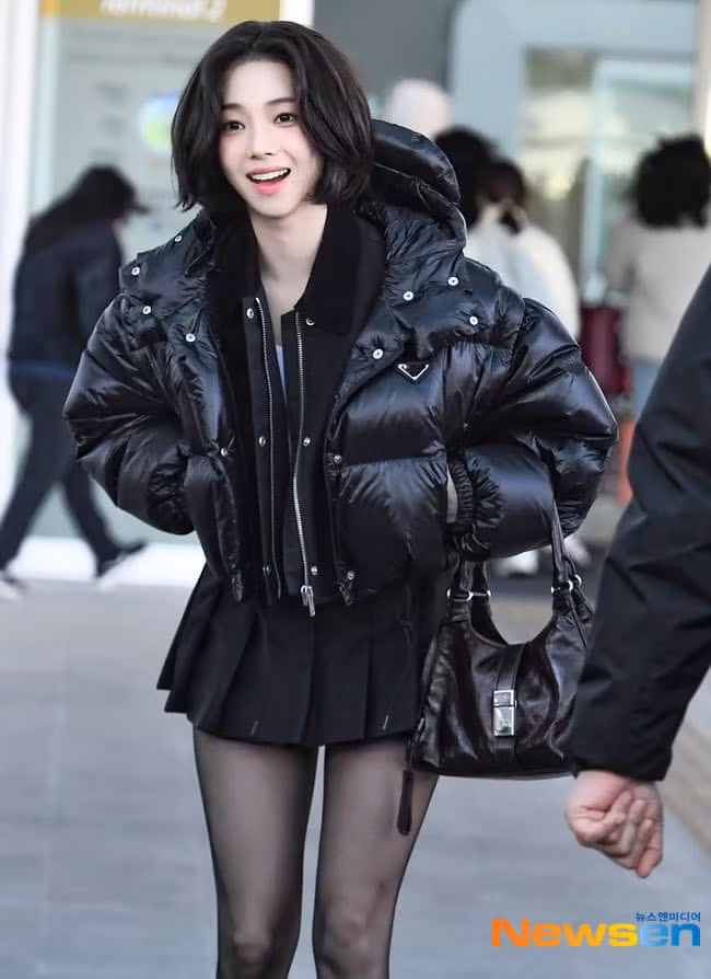 Kiểu tóc bob trẻ trung của nữ idol "gây sốt" trên nhiều nền tảng mạng xã hội.