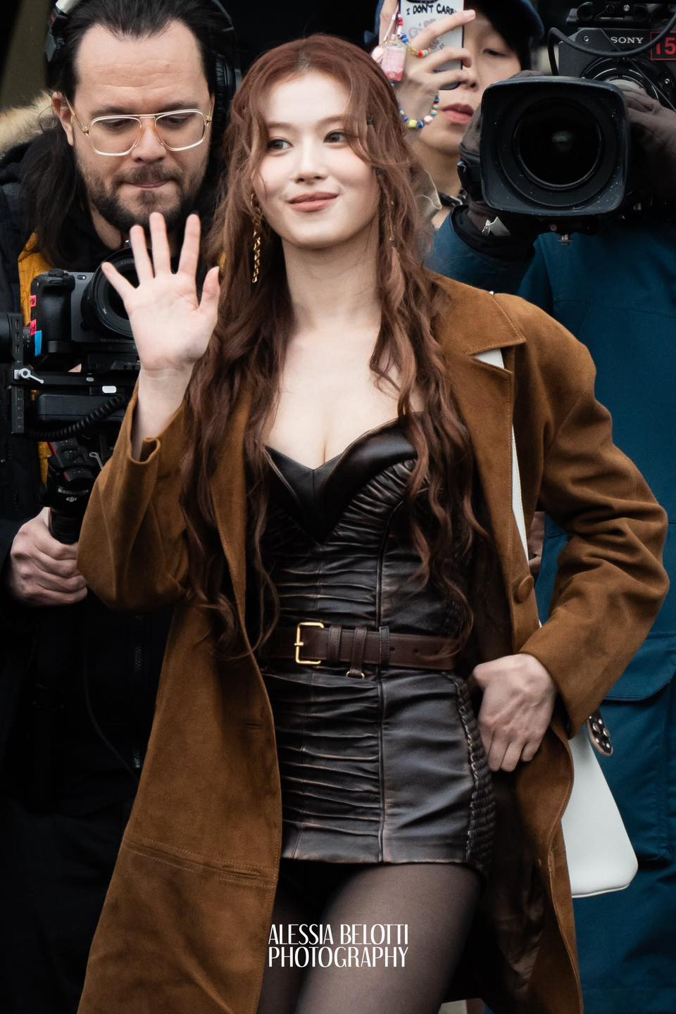 Nhan sắc của Sana TWICE &quot;cân trọn&quot; ống kính &quot;hung thần&quot; Getty Images.