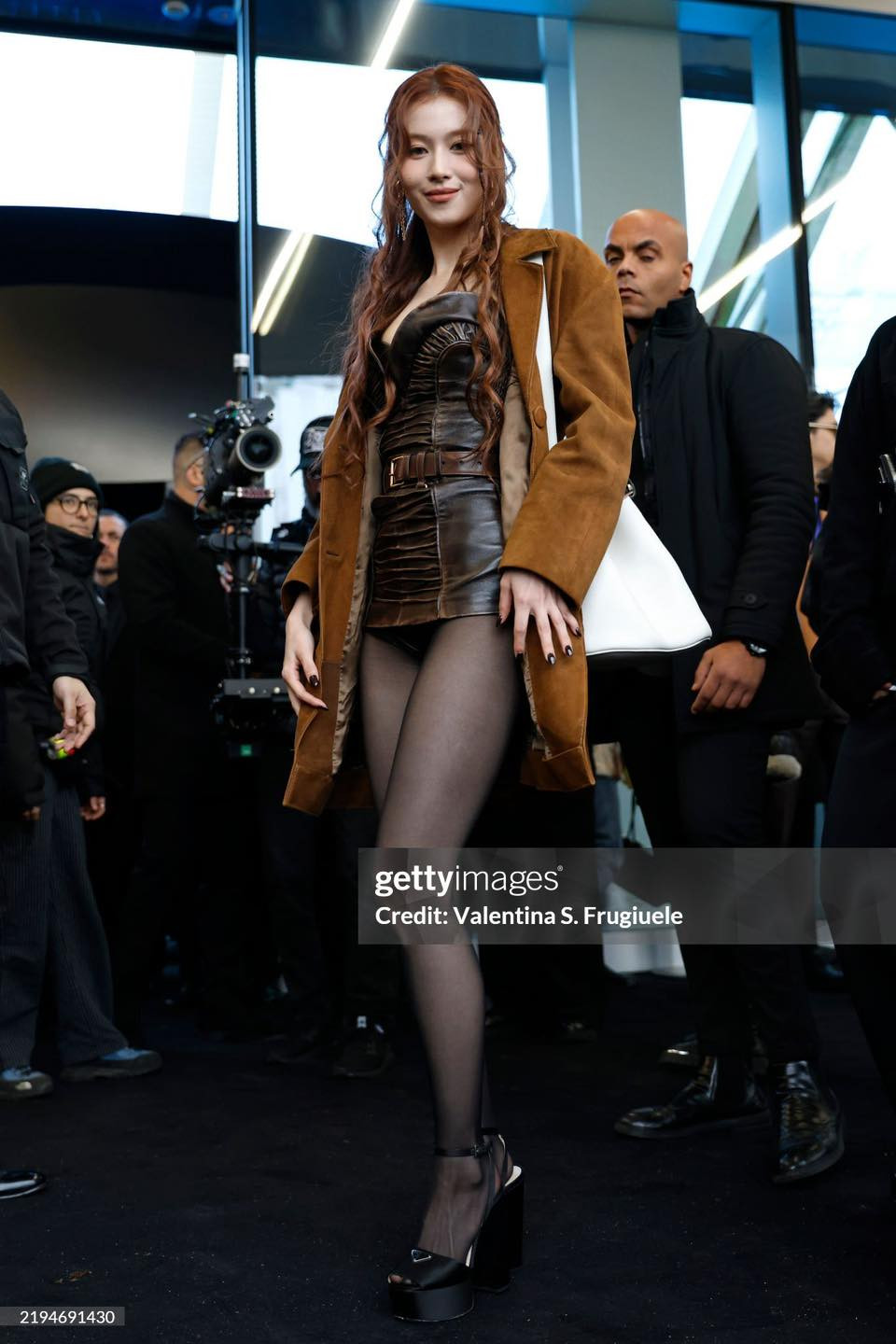 Nhan sắc của Sana TWICE &quot;cân trọn&quot; ống kính &quot;hung thần&quot; Getty Images.