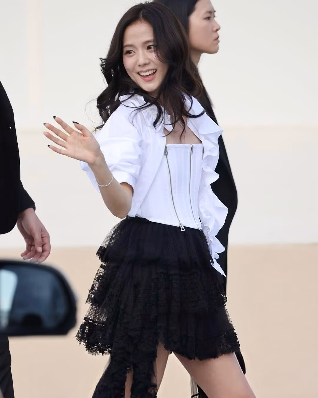 Jisoo BLACKPINK tỏa sáng tại hàng ghế đầu sự kiện nhờ phong độ nhan sắc trẻ trung. Jisoo BLACKPINK tỏa sáng tại hàng ghế đầu sự kiện nhờ phong độ nhan sắc trẻ trung.