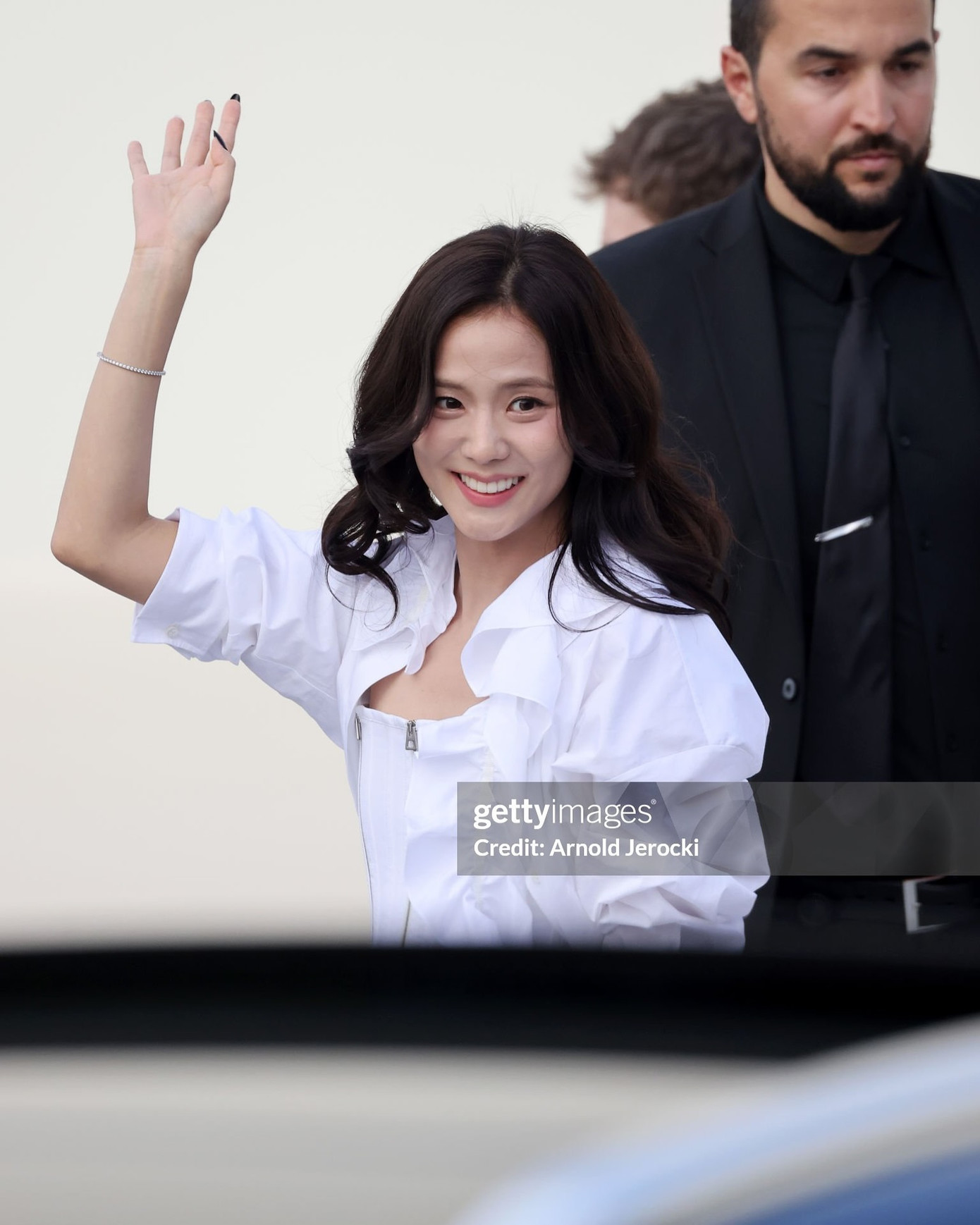 Vẻ rạng rỡ, trẻ trung của Jisoo BLACKPINK tại show diễn của nhà mốt Dior.