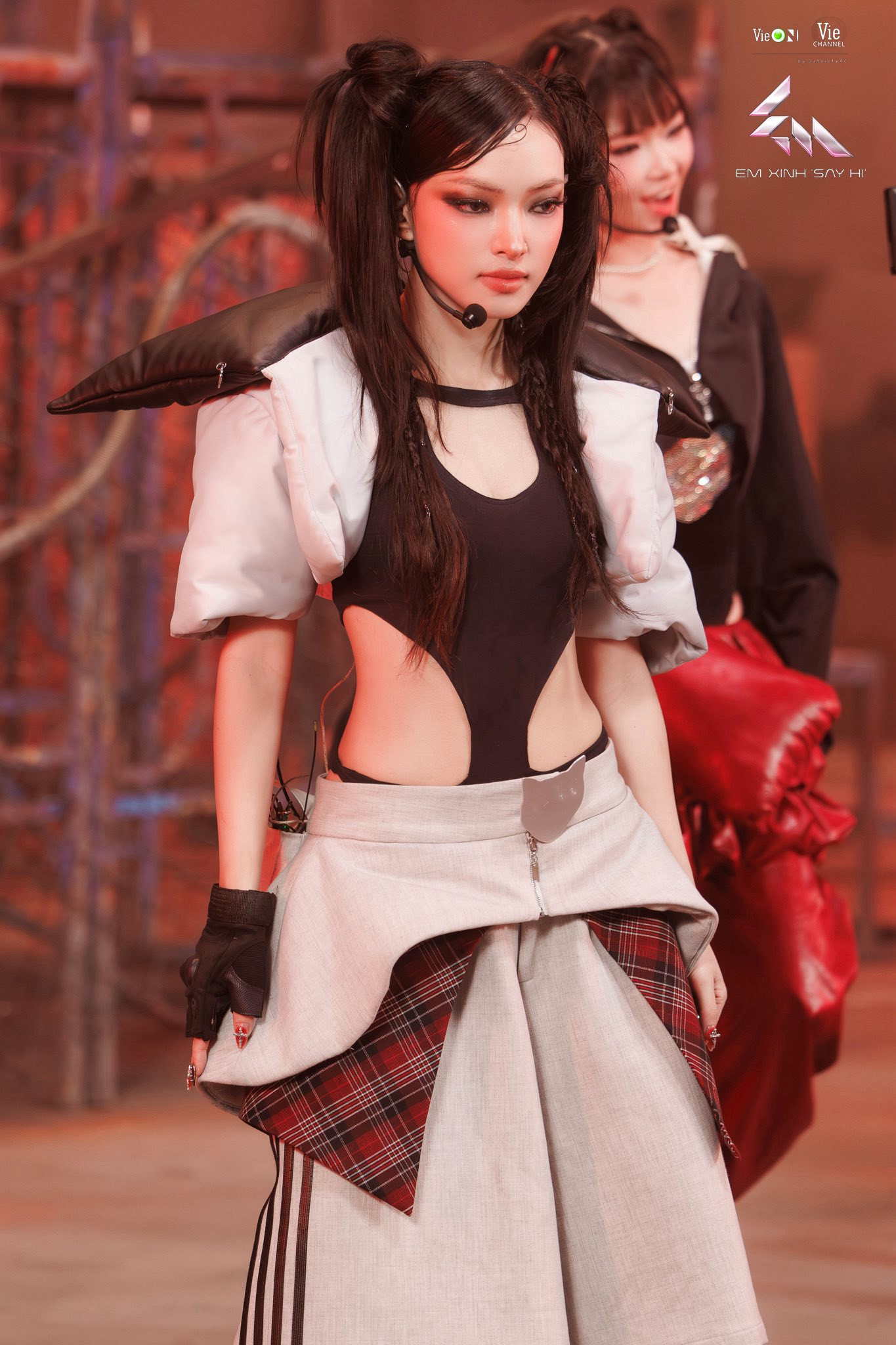 Livestage 1 Em Xinh Say Hi, (32).jpg