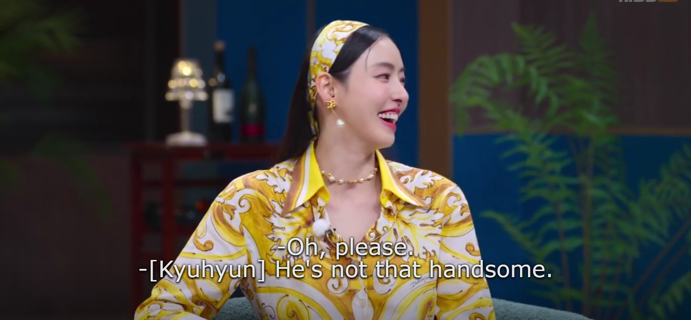 Ban bình luận bật cười trước sự "tự luyến" của mỹ nam. Ban bình luận bật cười trước sự "tự luyến" của mỹ nam.