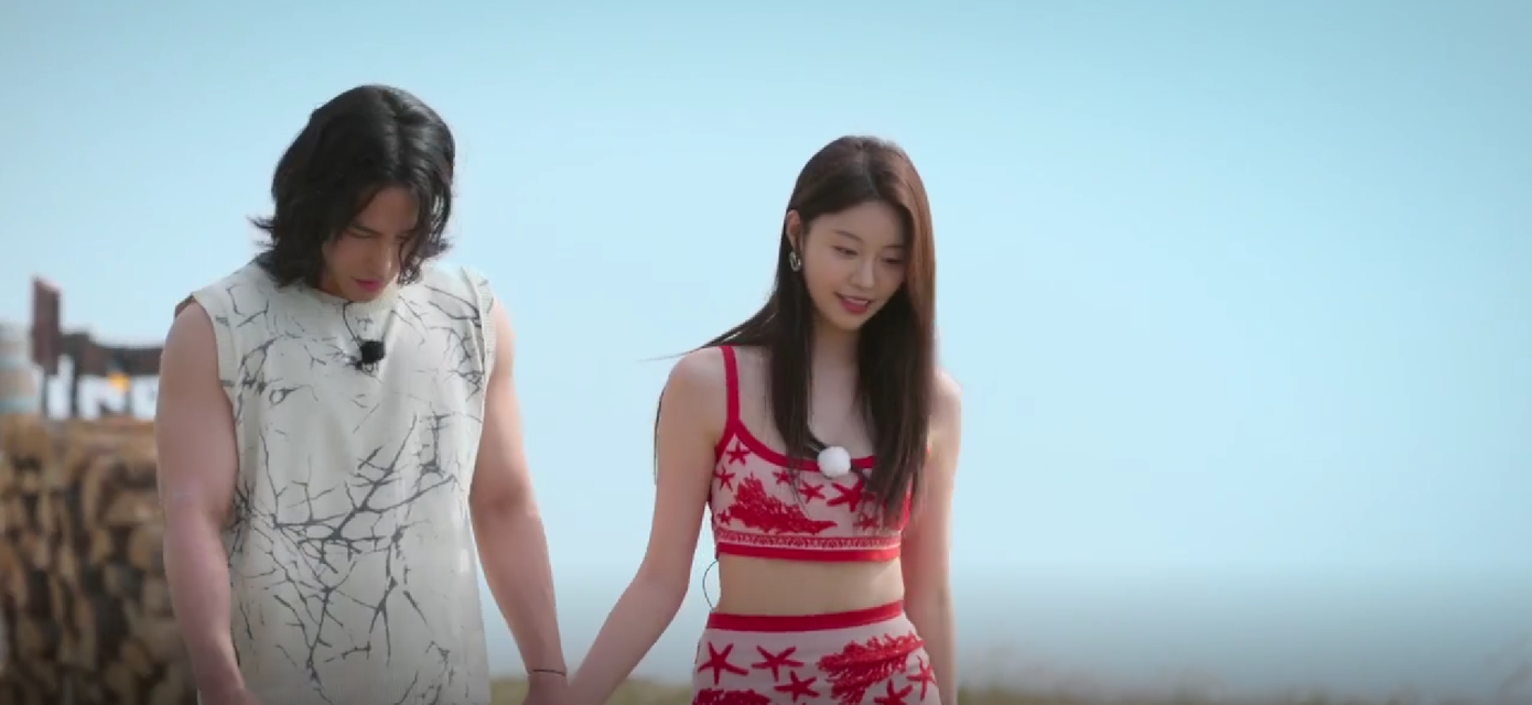 Yuk Jun Seo có quan hệ tình cảm cùng ba mỹ nhân: You Jin, Min Seol, Si An. Ở tập 10, anh xác định &quot;toàn tâm toàn ý&quot; với Lee Si An.