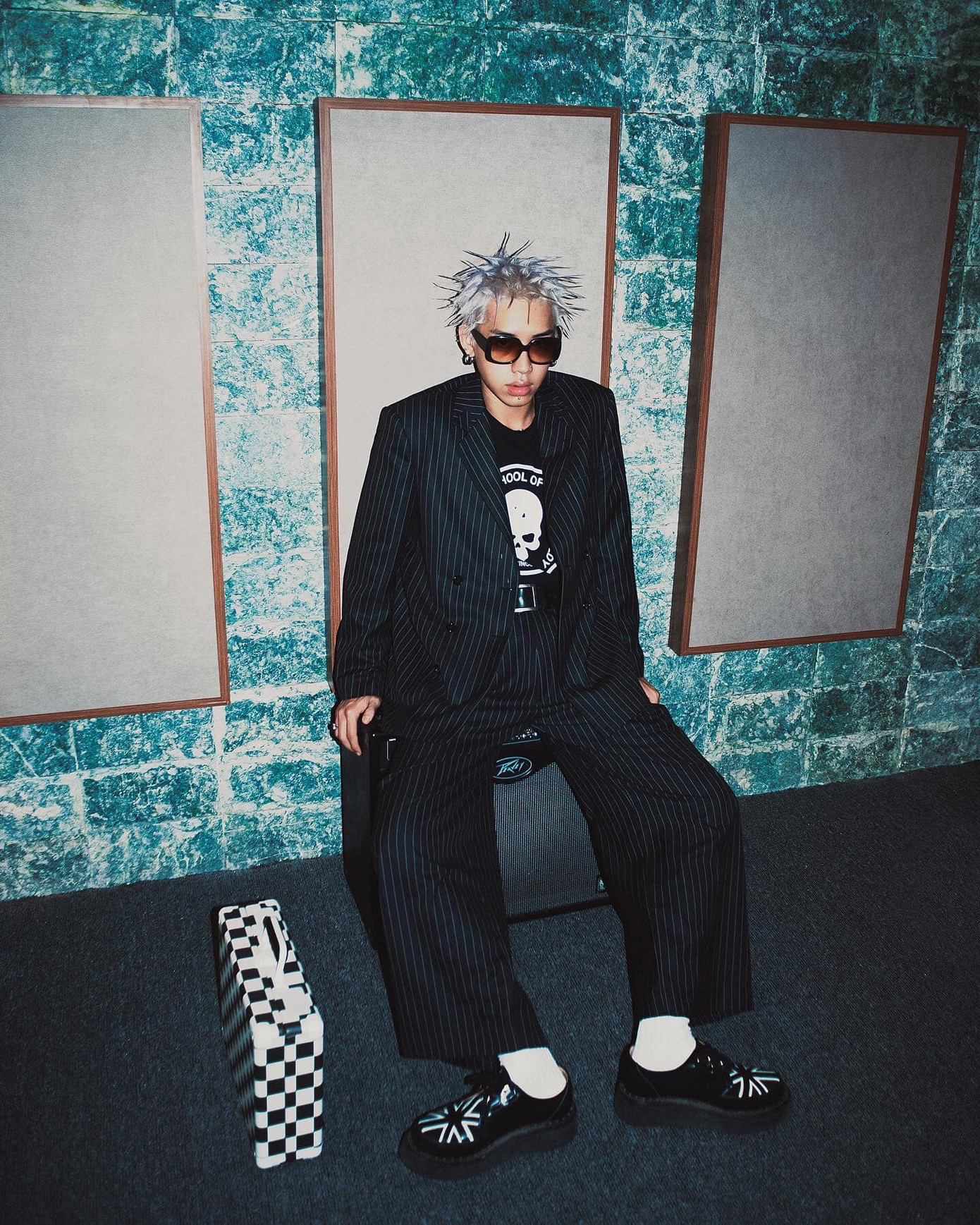 WEAN khi ấy nổi tiếng với vai trò fashionisto. Anh chàng 9X lăng xê gu ăn mặc mang hơi hướng punk kết hợp cùng tinh thần unisex. WEAN khi ấy nổi tiếng với vai trò fashionisto. Anh chàng 9X lăng xê gu ăn mặc mang hơi hướng punk kết hợp cùng tinh thần unisex.