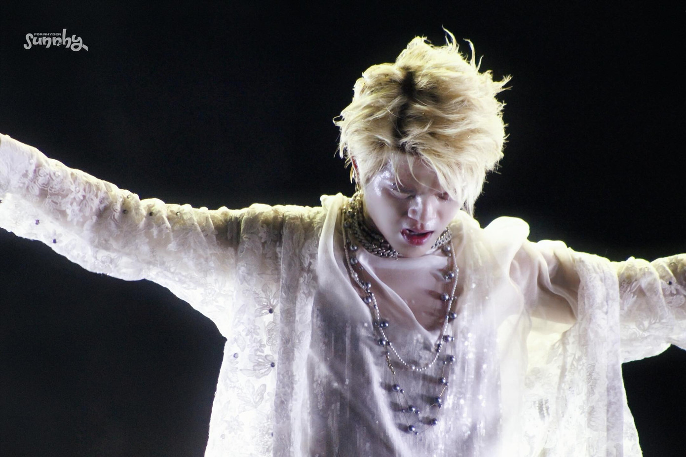 Rhyder gây trầm trồ với diện mạo được đầu tư chỉn chu. Rhyder gây trầm trồ với diện mạo được đầu tư chỉn chu.