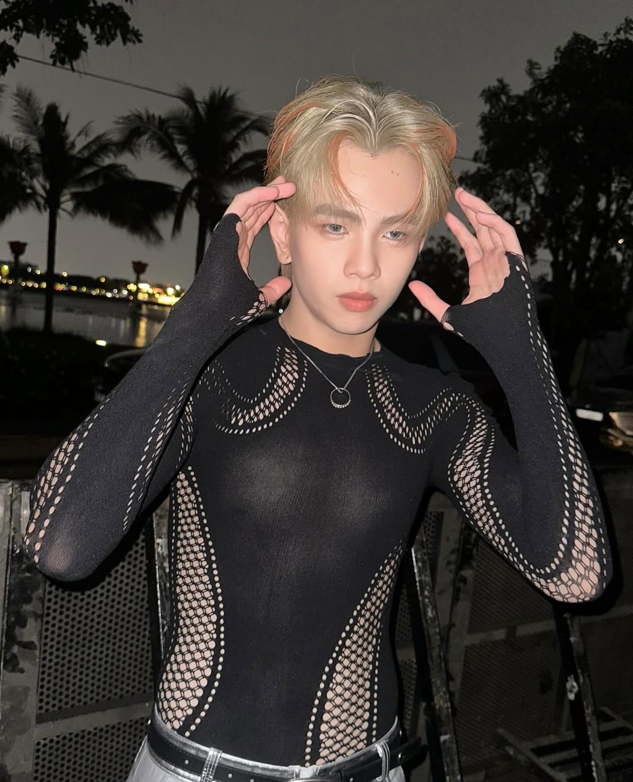 Visual "cực bén" ngoài đời của tân binh Văn Tâm. Visual "cực bén" ngoài đời của tân binh Văn Tâm.