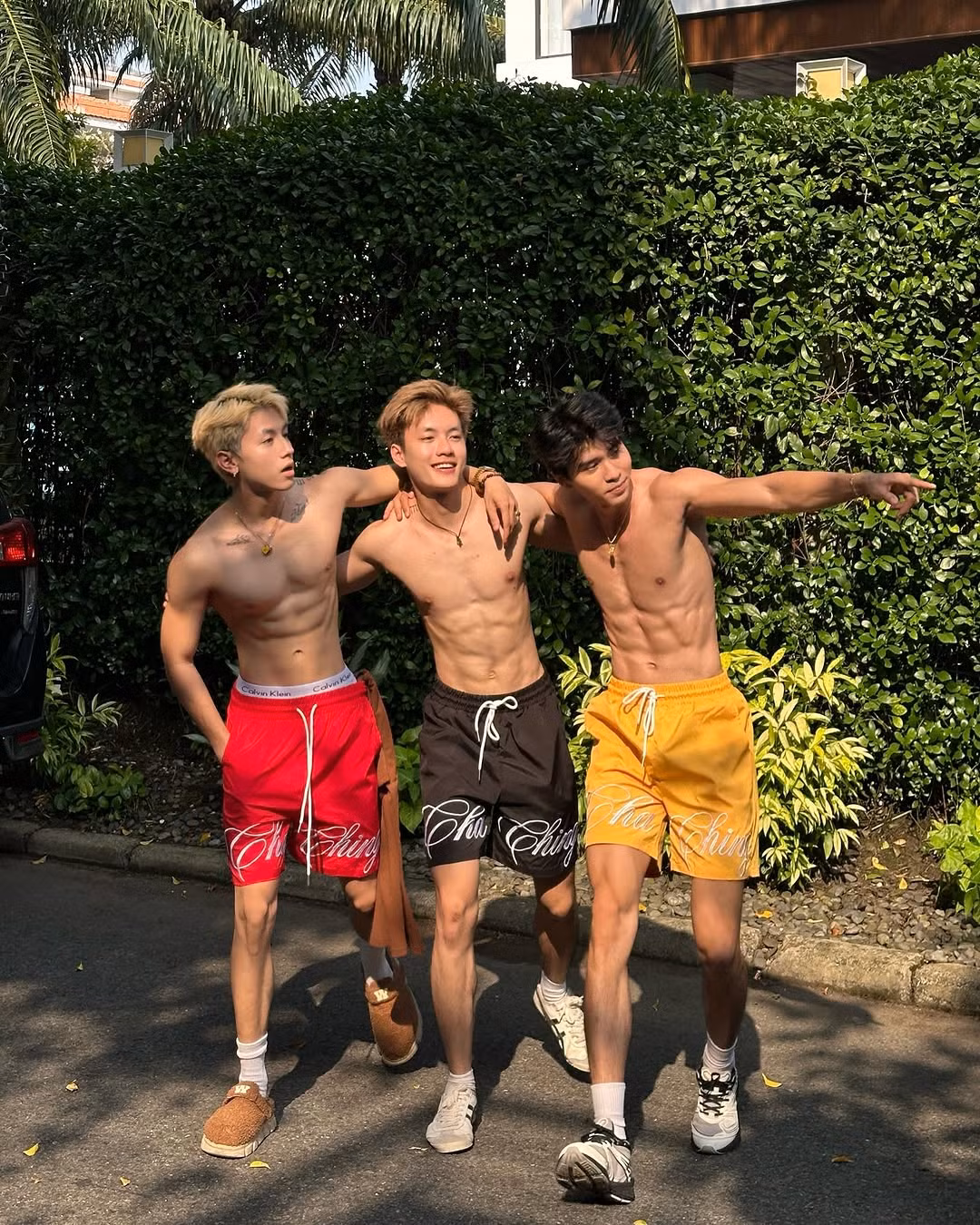 Cư dân mạng càng "đổ" thêm khi biết "F4 Vũng Tàu" đều sở hữu cơ bụng "múi sầu riêng".