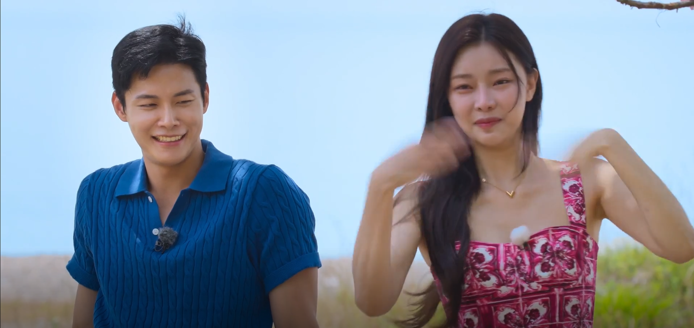 Lee Si An hai lần bật khóc vì "lạc lối" trước sự theo đuổi của nhiều mỹ nam cùng lúc. Lee Si An hai lần bật khóc vì "lạc lối" trước sự theo đuổi của nhiều mỹ nam cùng lúc.