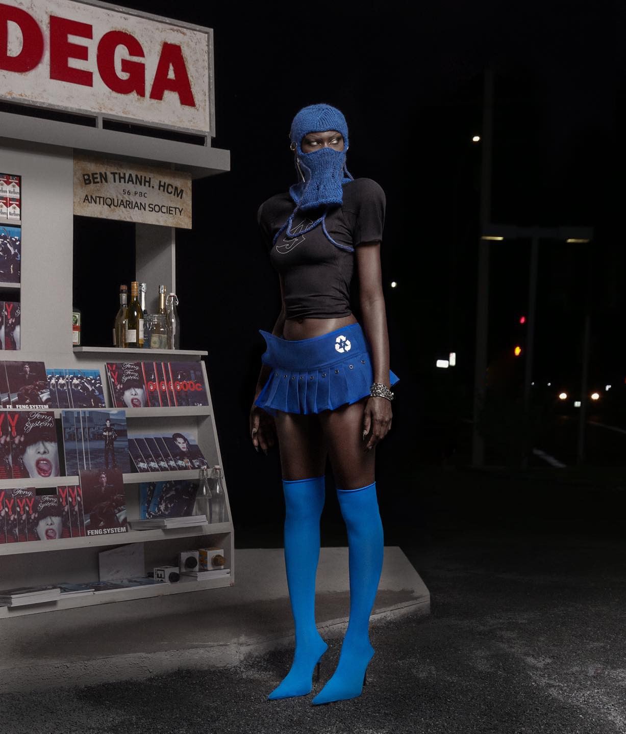 Hai thiết kế xuất hiện trong video ZEN đánh dấu lần hợp tác đầu tiên giữa Feng System và Jennie BLACKPINK.