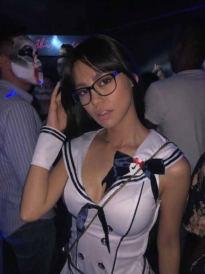 Loạt hình cũ thời đi du học của Bùi Lan Hương khiến cư dân mạng "sốt xình xịch". Loạt hình cũ thời đi du học của Bùi Lan Hương khiến cư dân mạng "sốt xình xịch".