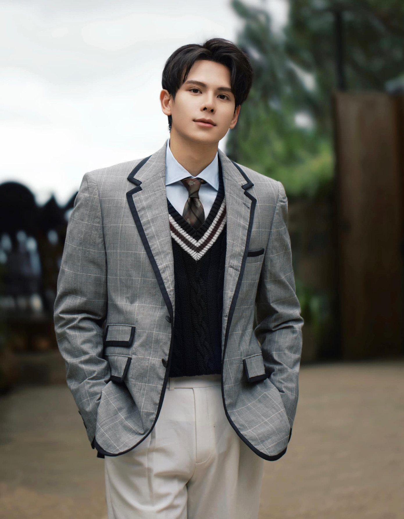 Visual điển trai, bảnh bao ngoài đời của mỹ nam Cha Tôi, Người Ở Lại &quot;đốn tim&quot; fangirl.