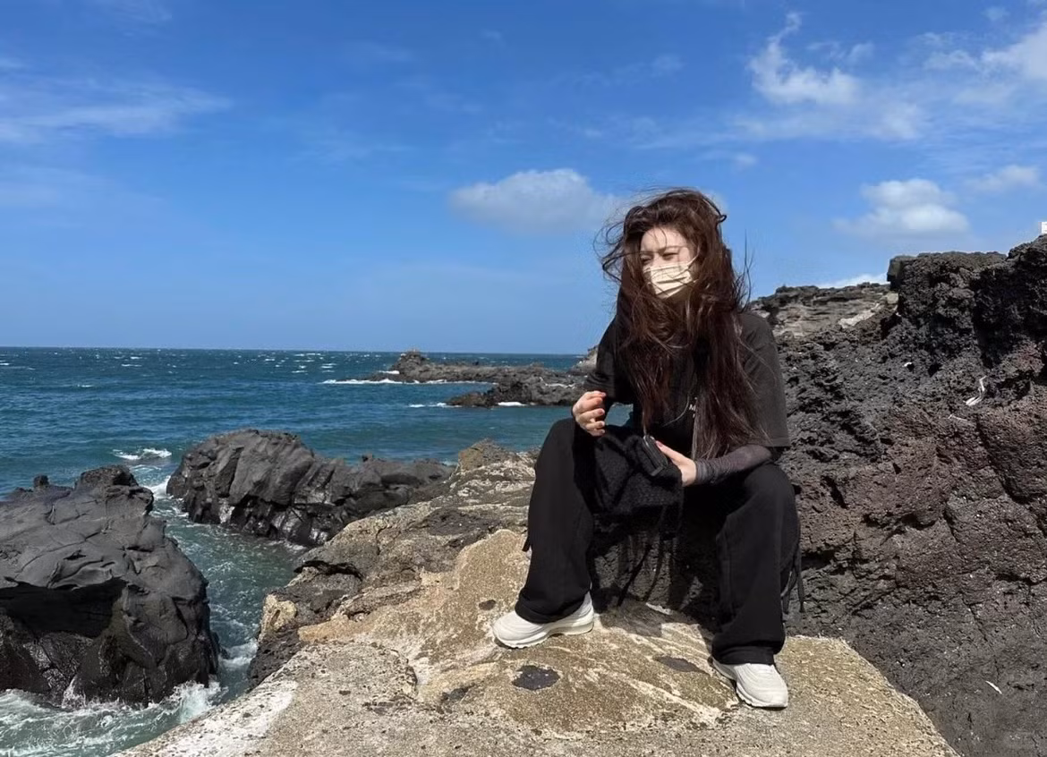 Khoảnh khắc "tẻn tẻn" chụp vội thường ngày của Go Youn Jung. Khoảnh khắc "tẻn tẻn" chụp vội thường ngày của Go Youn Jung.