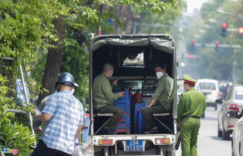 Không lâu sau đó, lúc 11h38, các đơn vị chức năng rời đi. Không lâu sau đó, lúc 11h38, các đơn vị chức năng rời đi.