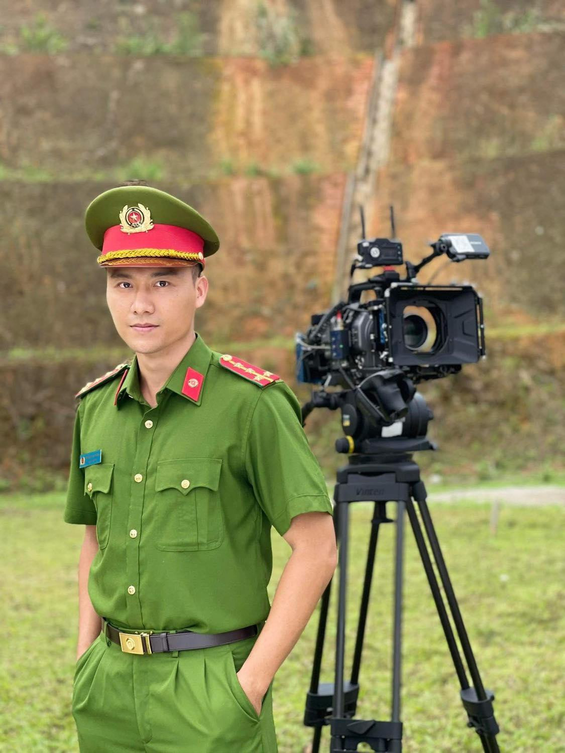 Đại úy Phong của Xuân Phúc.