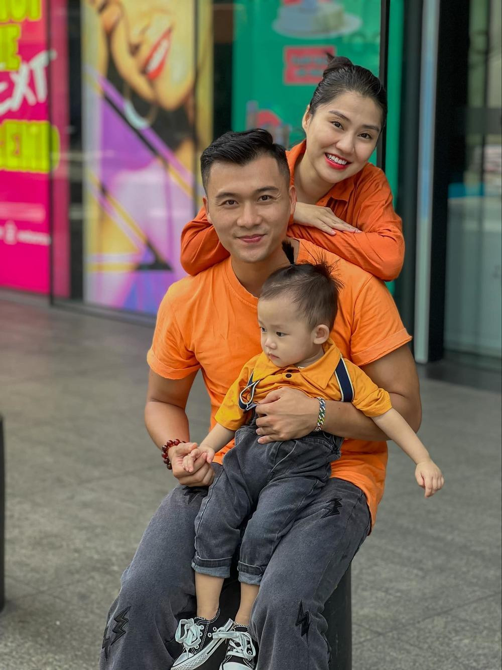 Gia đình nhỏ của Xuân Phúc.