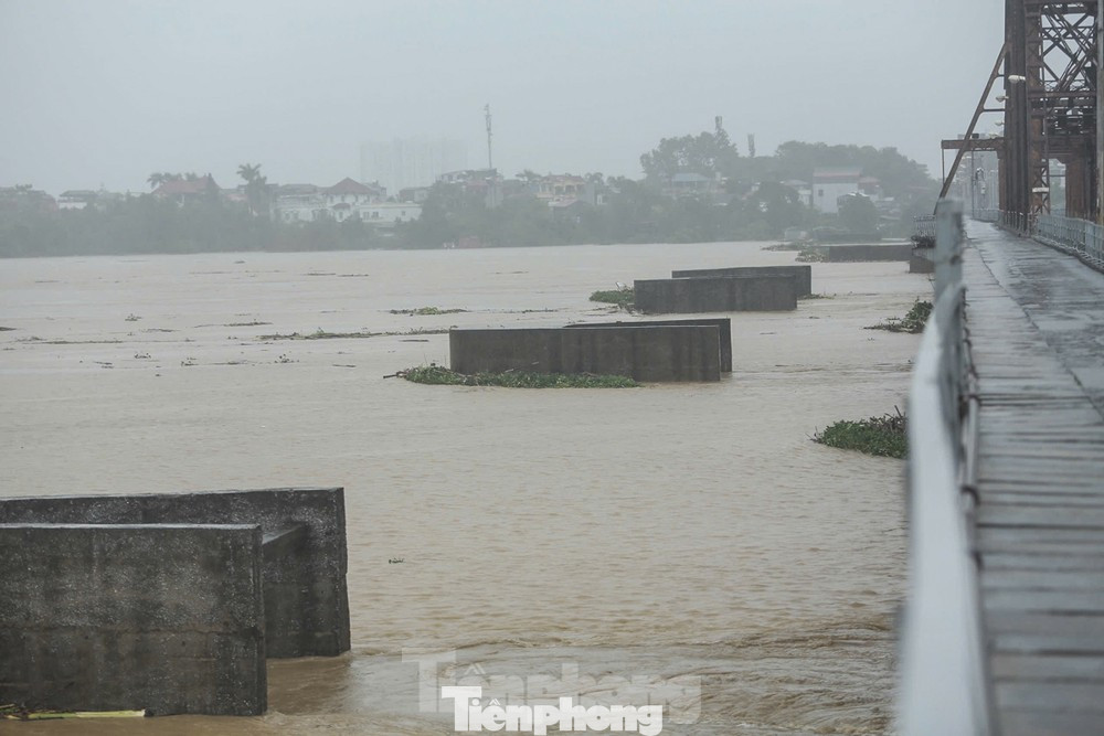 Hà Nội đề nghị xây dựng đập điều tiết ngang sông Hồng trên địa bàn thành phố.