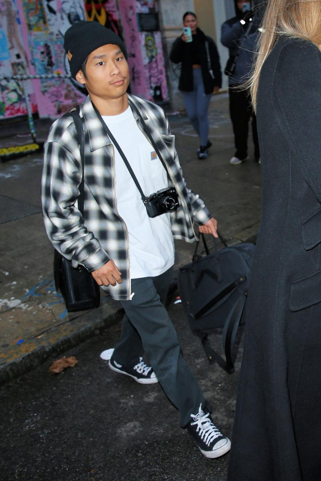 Pax Thiên lộ diện lần đầu sau ồn ào chỉ trích Brad Pitt. Ảnh: SplashNews.com.