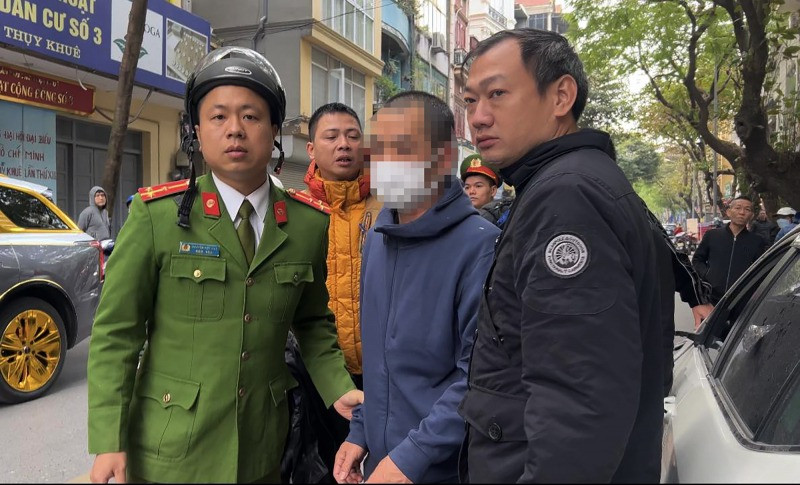 Tài xế ô tô Lê Tuấn A. bị lực lượng chức năng tạm giữ để điều tra. Ảnh: CAND.