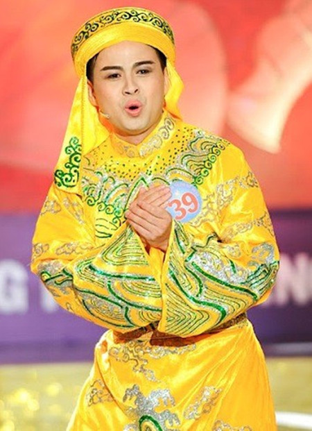 Nguyễn Văn Đáng tại cuộc thi Chuông Vàng vọng cổ 2012. Nguyễn Văn Đáng tại cuộc thi Chuông Vàng vọng cổ 2012