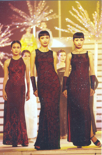 Thúy Hằng kết hôn và sống tại Hà Nội, còn Thúy Hạnh lại vào Sài Gòn lập nghiệp và xây dựng tổ ấm với nhạc sĩ Minh Khang. Dù sống ở hai thành phố khác nhau nhưng cả hai vẫn gắn bó thân thiết như xưa