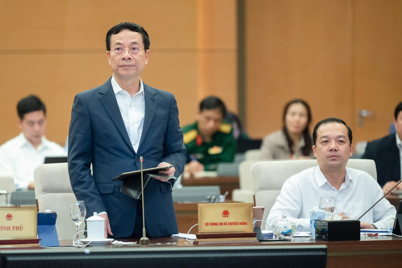 Bộ trưởng Bộ TT&TT Nguyễn Mạnh Hùng. Ảnh: QH Bộ trưởng Bộ TT&TT Nguyễn Mạnh Hùng. Ảnh: QH