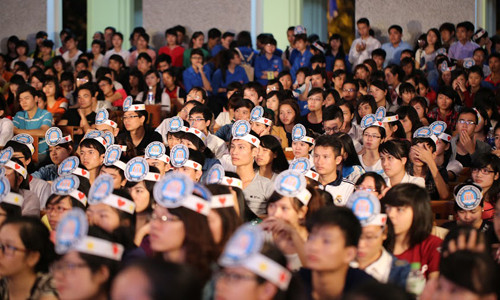 Đông đảo các bạn sinh viên đã đến theo dõi và cổ vũ các đội thi. Ảnh: BTC Đông đảo các bạn sinh viên đã đến theo dõi và cổ vũ các đội thi