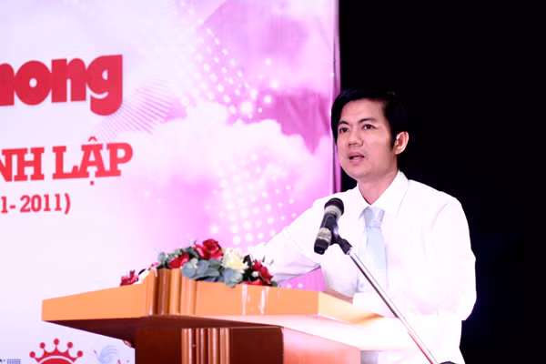 Tổng Biên tập báo Tiền Phong Đoàn Công Huynh phát biểu