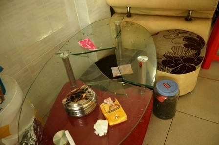 Vật dụng trong nhà bị đập phá 