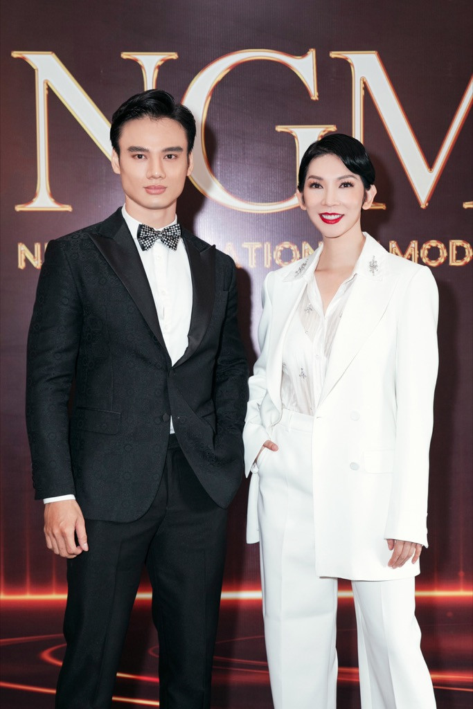 Xuân Lan dành nhiều tâm huyết cho việc đào tạo người mẫu trẻ. Xuân Lan dành nhiều tâm huyết cho việc đào tạo người mẫu trẻ.