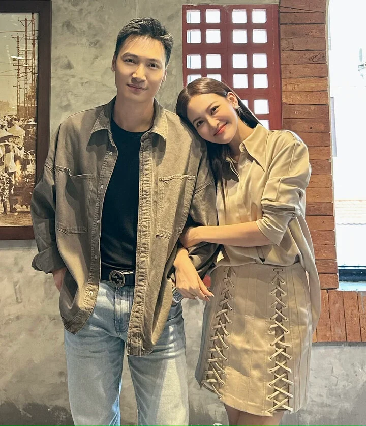 Mạnh Trường - Thùy Anh tiếp tục đóng vai cặp đôi trong phim mới. Mạnh Trường - Thùy Anh tiếp tục đóng vai cặp đôi trong phim mới.