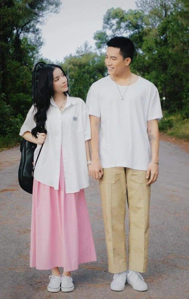 LyLy và Anh Tú được nhiều fan "mặc định" là một đôi. LyLy và Anh Tú được nhiều fan "mặc định" là một đôi.