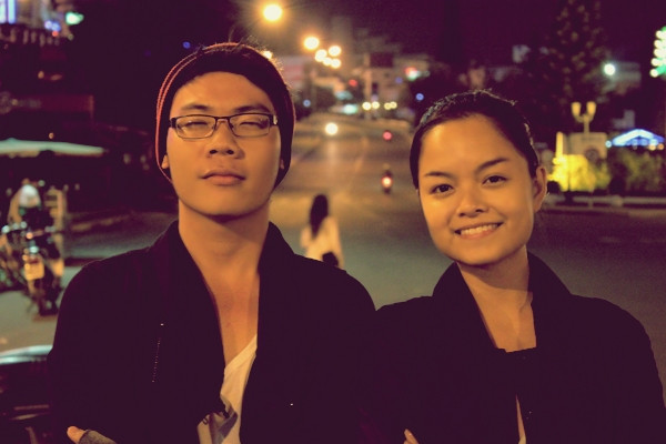 Hamlet Trương chia sẻ hình ảnh 15 năm trước của anh và Phạm Quỳnh Anh trên trang cá nhân.