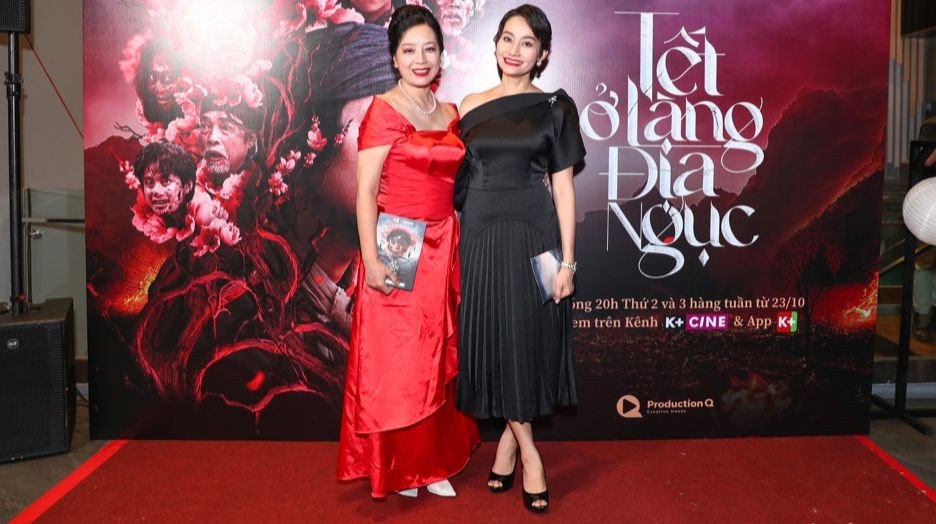 NSƯT Chiều Xuân và NSƯT Hạnh Thúy. NSƯT Chiều Xuân và NSƯT Hạnh Thúy.