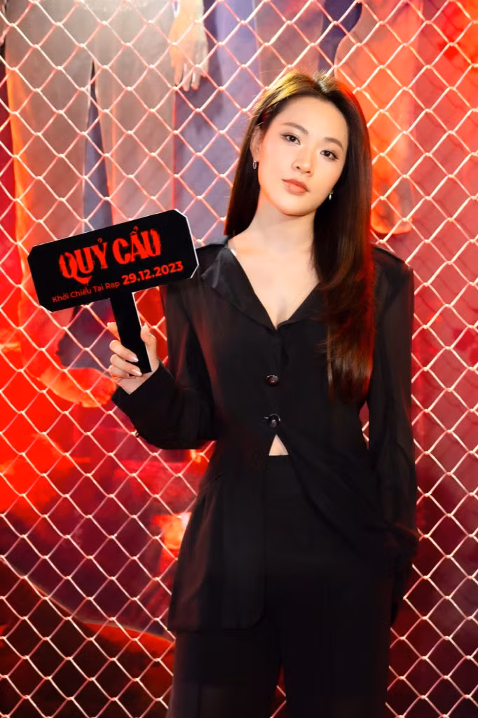Minh Trang xuất hiện với giao diện "cool ngầu" tại buổi ra mắt.