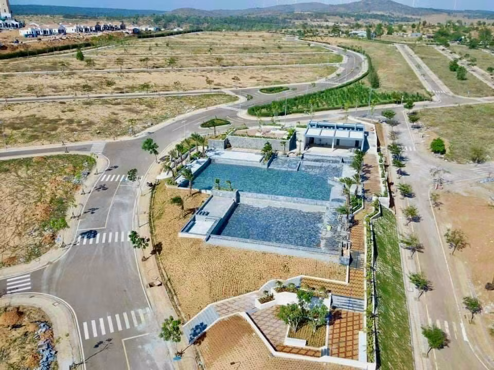 Tỉnh Bình Thuận cho phép chuyển mục đích sử dụng đất tại một số dự án không đúng quy định.