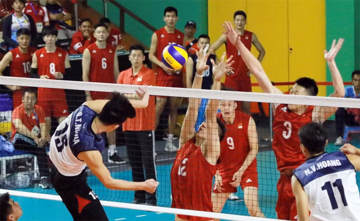 Tuyển bóng chuyền Việt Nam thắng đẹp Trung Quốc ảnh 2