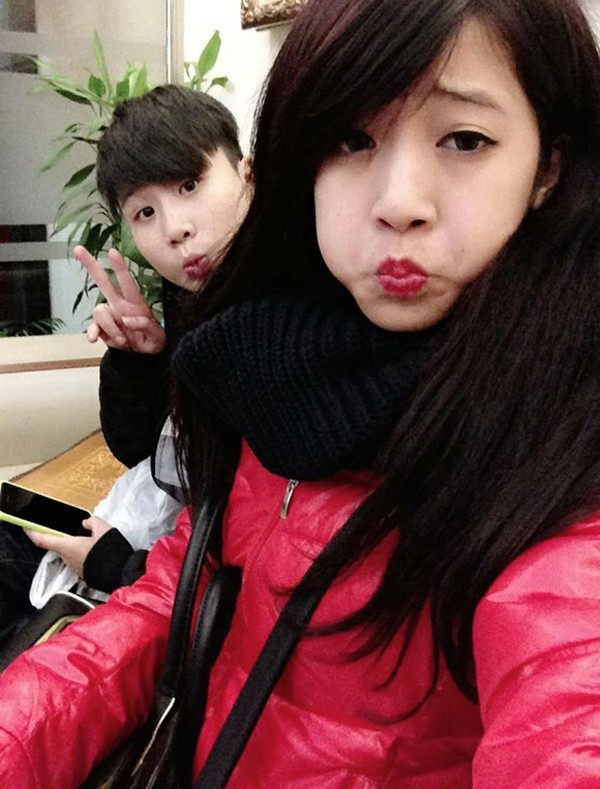 Có rất nhiều bạn trẻ dù không trong giới LBGT vẫn rất thích Linh Kin và Trà My, fanpage 