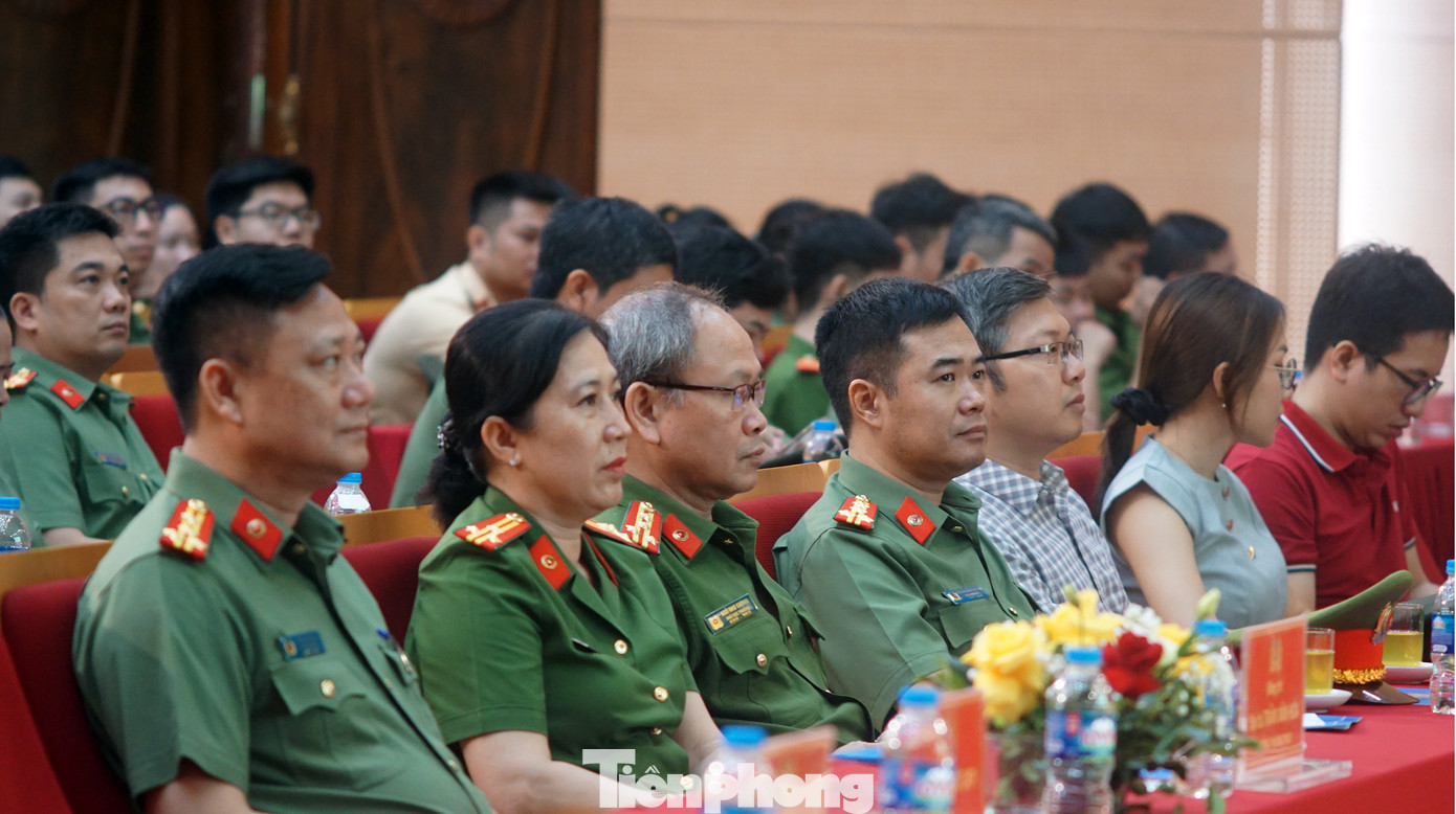 Đại diện khách mời tham dự hội nghị.